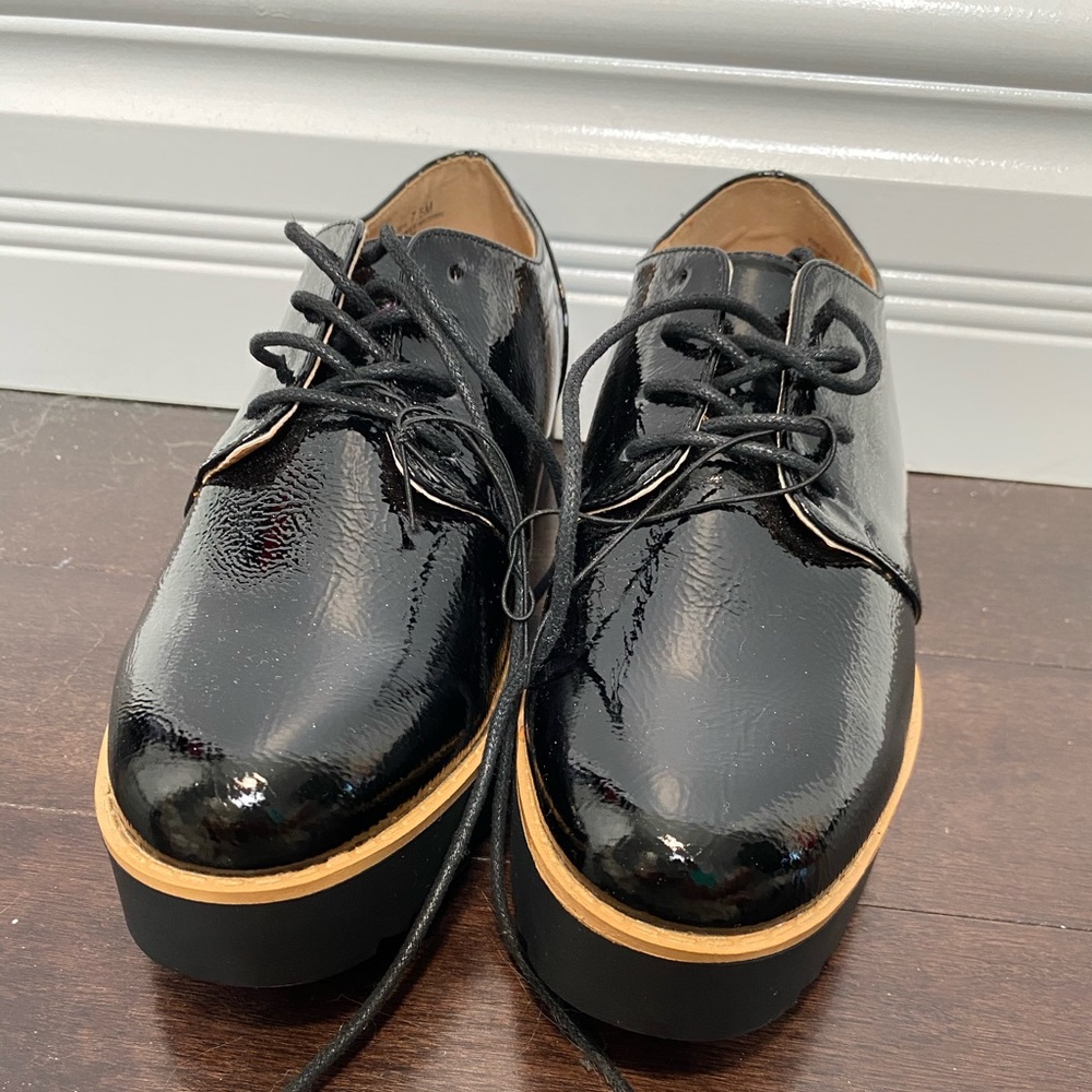 Chinese Laundry Black Vinyl Platform shoe - Picture 2 of 6